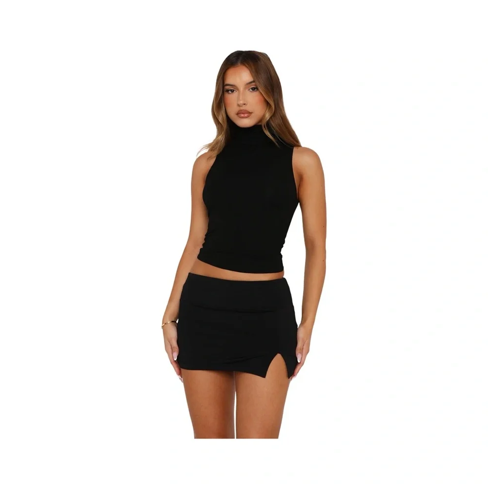 WHITE FOX Act Brand New Black Mini Skort Size Medium - Picture 2 of 8